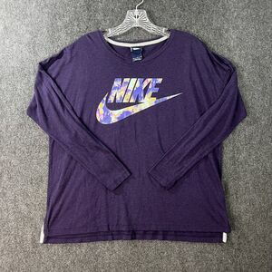 Nike Shirt Women’s Medium Purple Logo Sportswear Athletic Logo